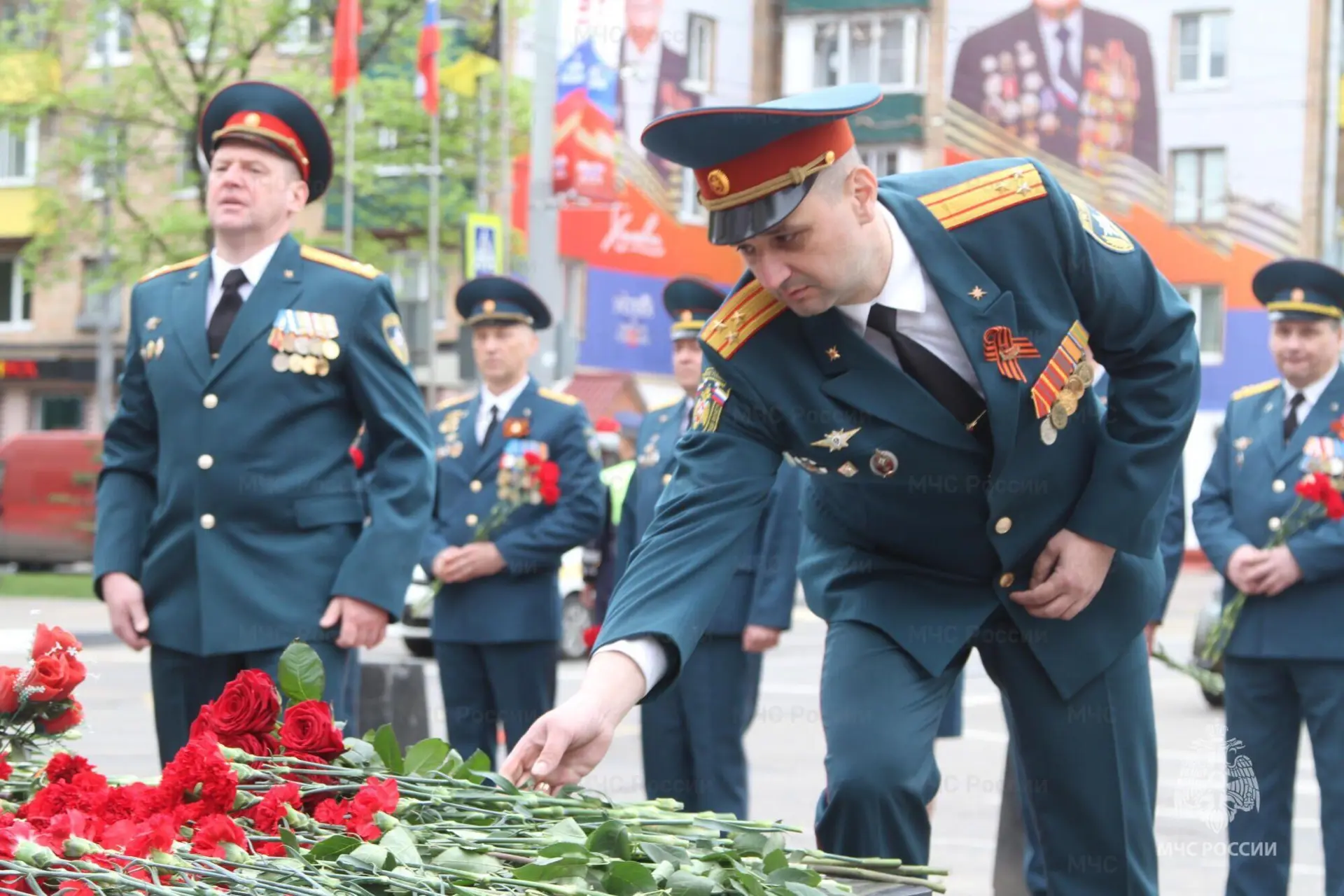 Руководство Главного управления возложило цветы к монументу «Отстоявшим Отчизну» в Химках Руководство Главного управления возложило цветы к монументу «Отстоявшим Отчизну» в Химках