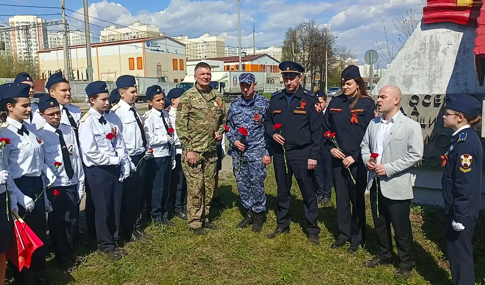 Росгвардейцы приняли участие в патриотической акции «Вахта памяти» Росгвардейцы приняли участие в патриотической акции «Вахта памяти»