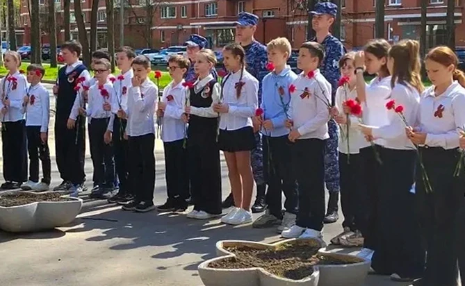 Росгвардейцы приняли участие в патриотической акции «Вахта памяти» Росгвардейцы приняли участие в патриотической акции «Вахта памяти»