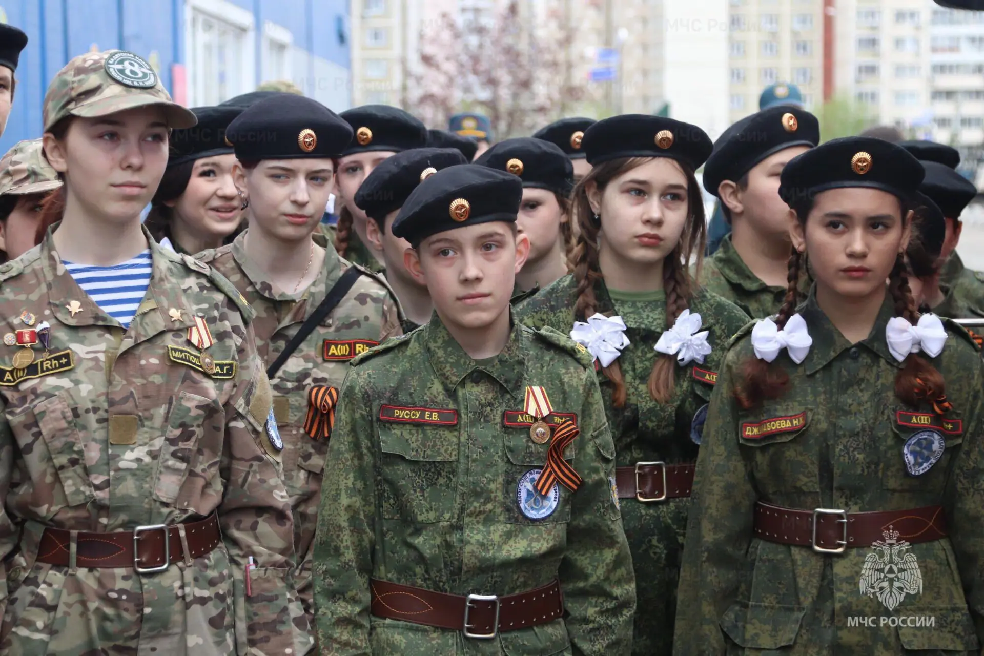 В Химках сотрудники МЧС России провели экскурсию для кадетов Подмосковья В Химках сотрудники МЧС России провели экскурсию для кадетов Подмосковья