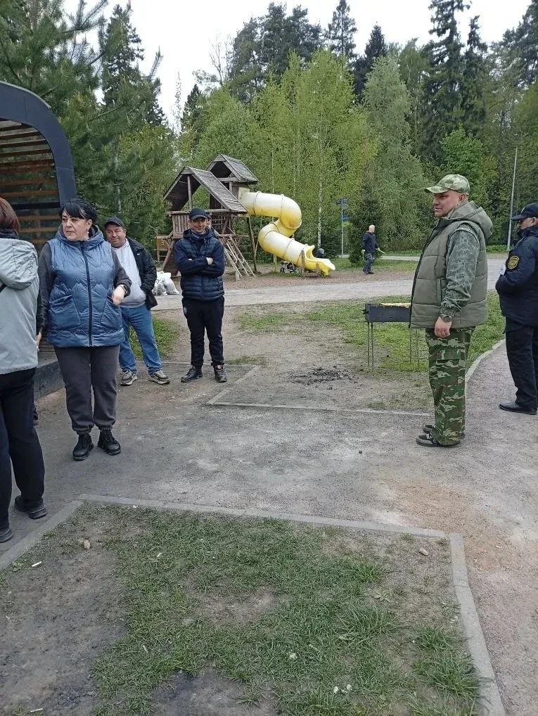 В период празднования 81-й годовщины Победы рабочая комиссия «Единой дирекции парков» на постоянной основе проводит профилактические рейды в Мытищинском лесопарке В период празднования 81-й годовщины Победы рабочая комиссия «Единой дирекции парков» на постоянной основе проводит профилактические рейды в Мытищинском лесопарке