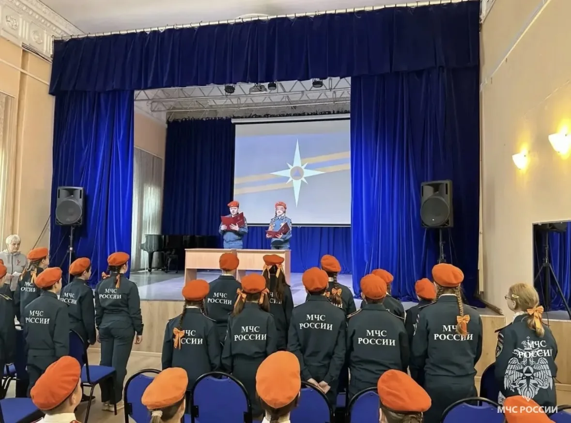 В Долгопрудненском гарнизоне юные кадеты 5 «МЧС» класса торжественно приняли присягу В Долгопрудненском гарнизоне юные кадеты 5 «МЧС» класса торжественно приняли присягу
