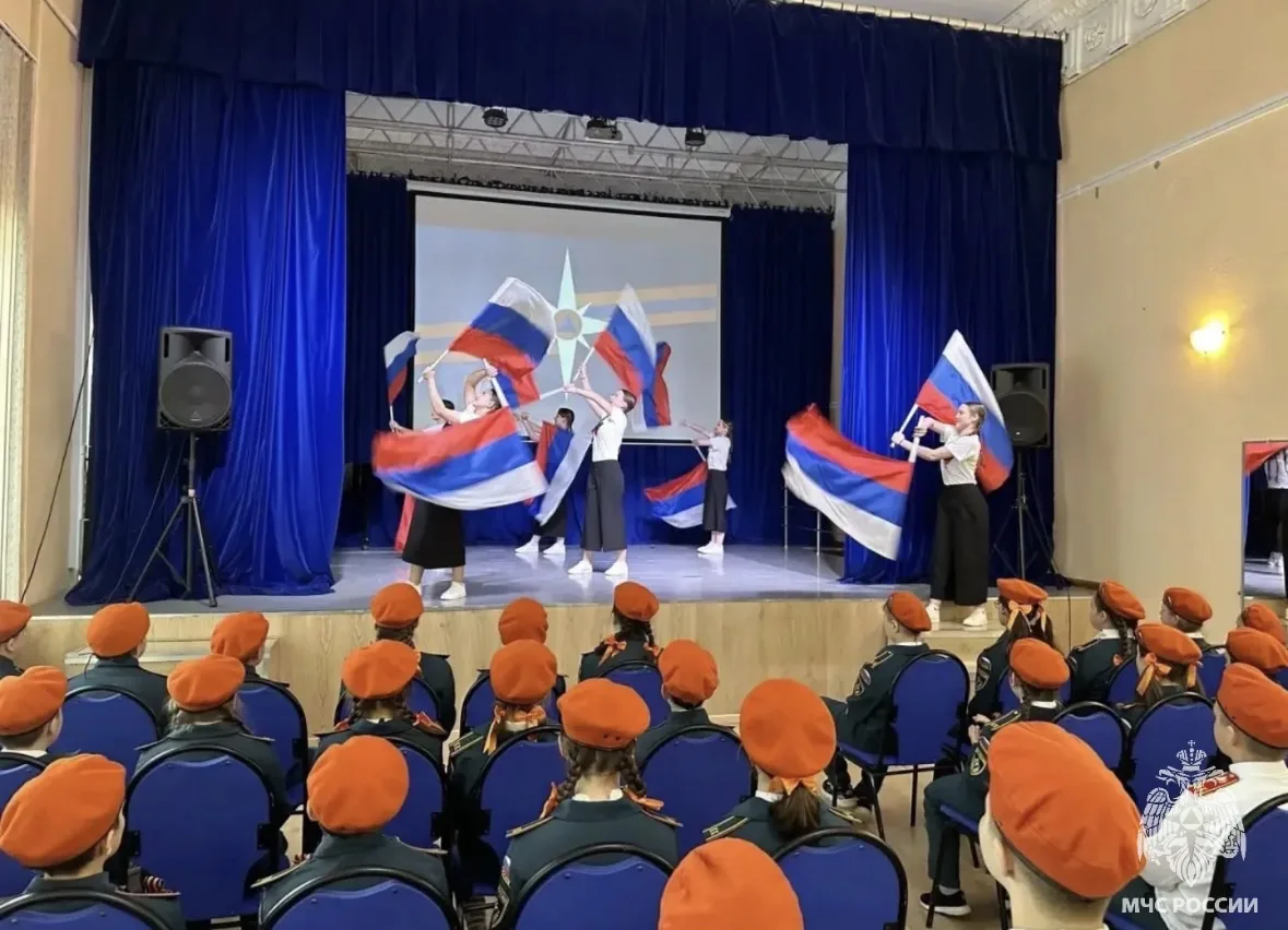В Долгопрудненском гарнизоне юные кадеты 5 «МЧС» класса торжественно приняли присягу В Долгопрудненском гарнизоне юные кадеты 5 «МЧС» класса торжественно приняли присягу