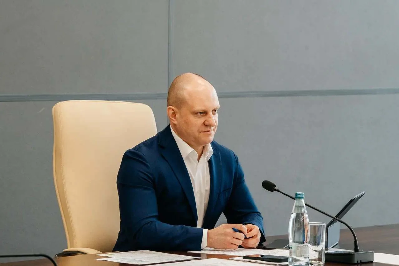 Максим Красноцветов: Сегодня под председательством Андрея Воробьёва прошло еженедельное совещание