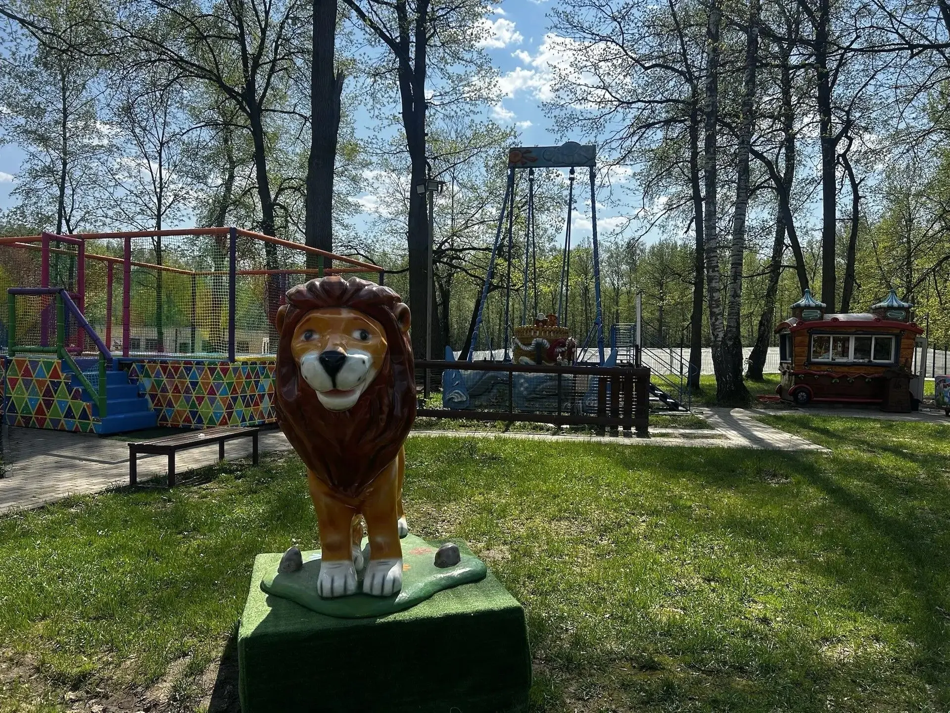В парке культуры и отдыха имени Н. Островского открыт сезон аттракционов В парке культуры и отдыха имени Н. Островского открыт сезон аттракционов