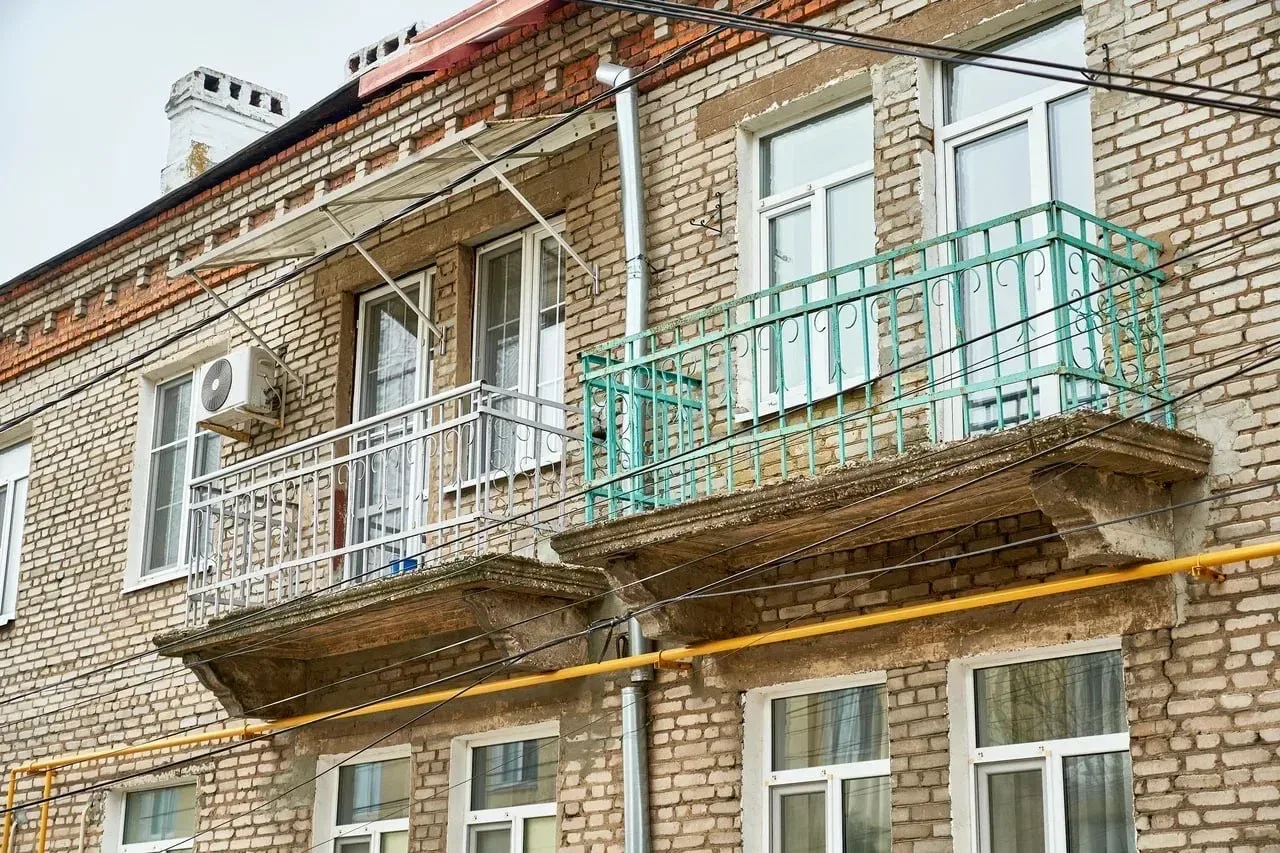 В Коломне капитально ремонтируют жилой дом №26А на улице Яна Грунта В Коломне капитально ремонтируют жилой дом №26А на улице Яна Грунта