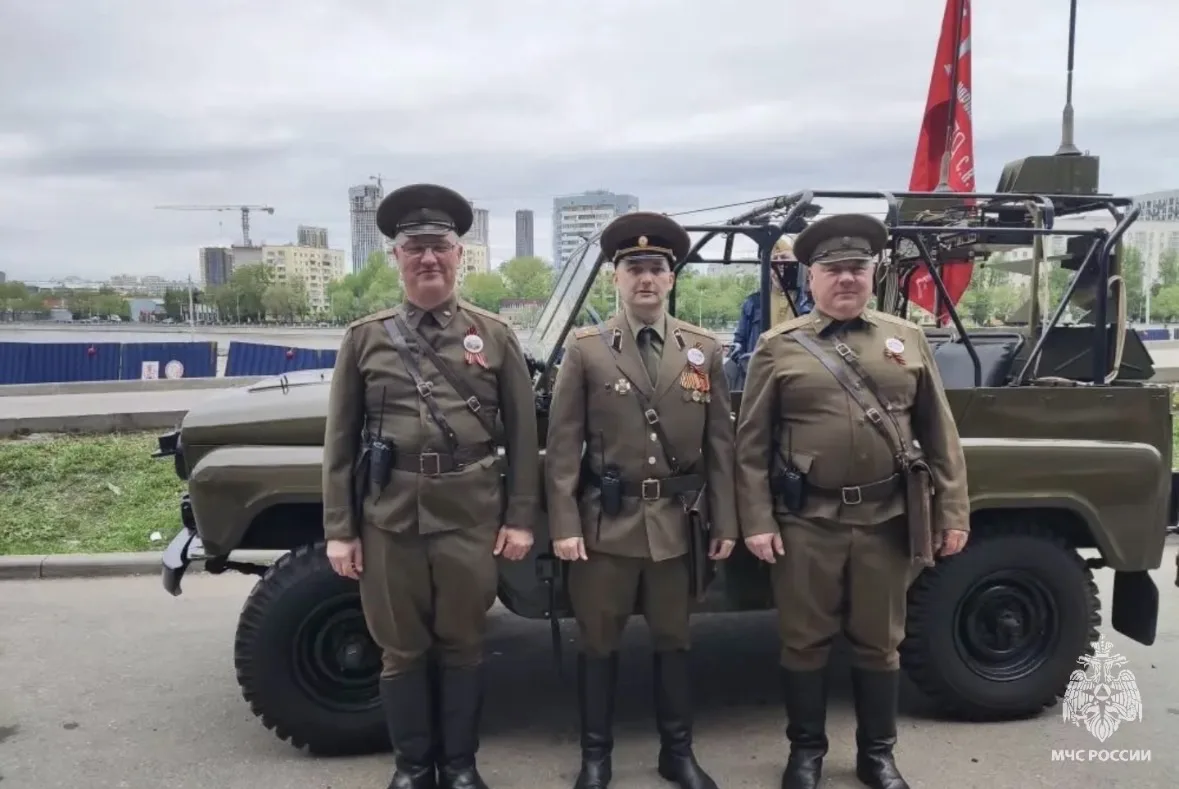 Парад ретроавтомобилей «Круг Победы» Парад ретроавтомобилей «Круг Победы»
