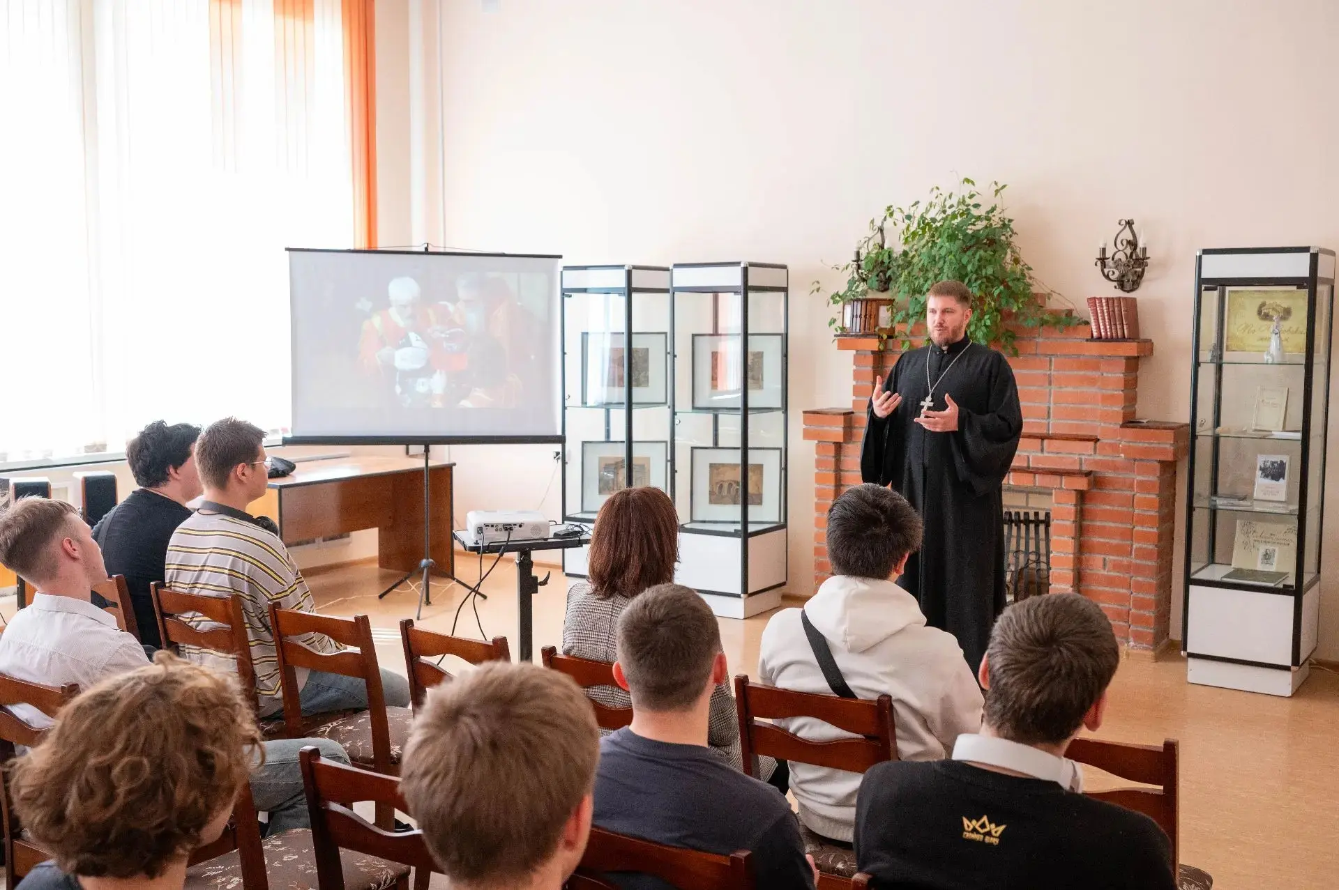 «Русь Святая, храни веру православную»: более 20 лет духовной поддержки молодёжи в Серпухове «Русь Святая, храни веру православную»: более 20 лет духовной поддержки молодёжи в Серпухове