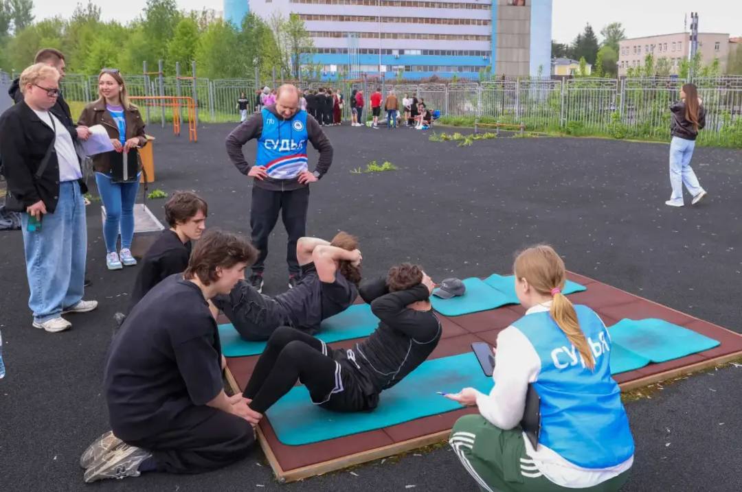 Студенты Подольска испытали себя в меткости, силе и ловкости на спортивной универсиаде Студенты Подольска испытали себя в меткости, силе и ловкости на спортивной универсиаде