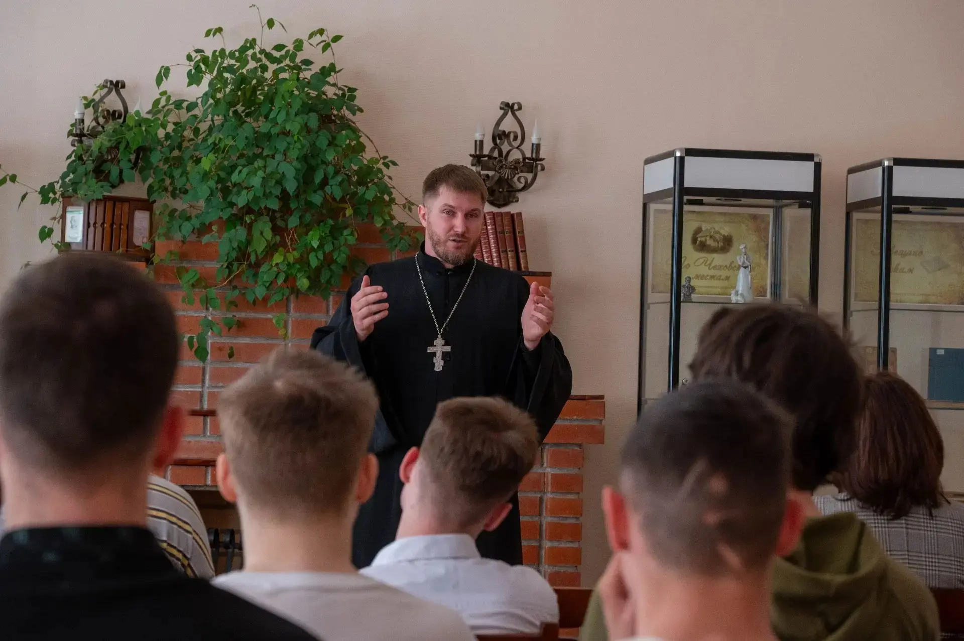 «Русь Святая, храни веру православную»: более 20 лет духовной поддержки молодёжи в Серпухове «Русь Святая, храни веру православную»: более 20 лет духовной поддержки молодёжи в Серпухове