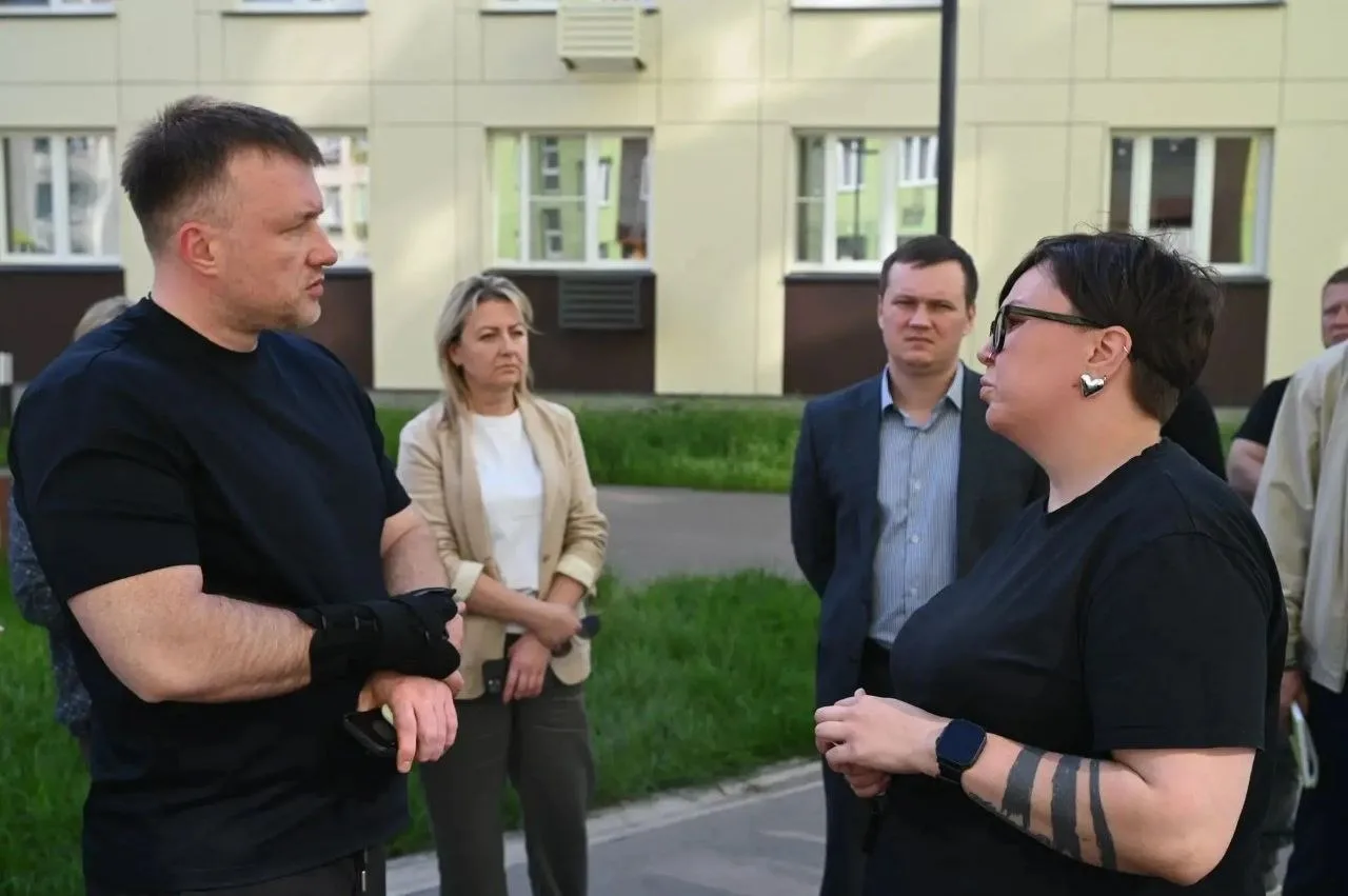 Глава Серпухова Алексей Шимко проверил ситуацию в доме №3 на улице Южной в Пущино Глава Серпухова Алексей Шимко проверил ситуацию в доме №3 на улице Южной в Пущино