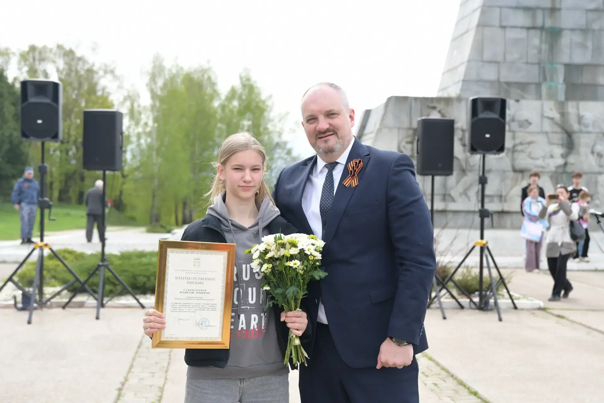 Помочь не словом, а делом. Дмитровские волонтеры помогают сохранить историю Помочь не словом, а делом. Дмитровские волонтеры помогают сохранить историю