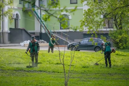 Сотрудники МБУ «Благоустройство СП» продолжают наводить порядок во всех населённых пунктах Сергиево-Посадского округа