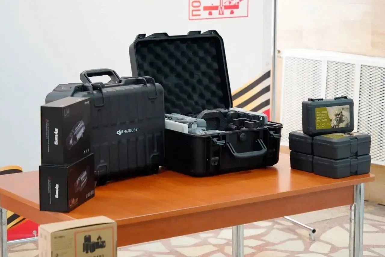 Пять партий гуманитарной помощи отправили из Подольска для наших военнослужащих в зону СВО Пять партий гуманитарной помощи отправили из Подольска для наших военнослужащих в зону СВО