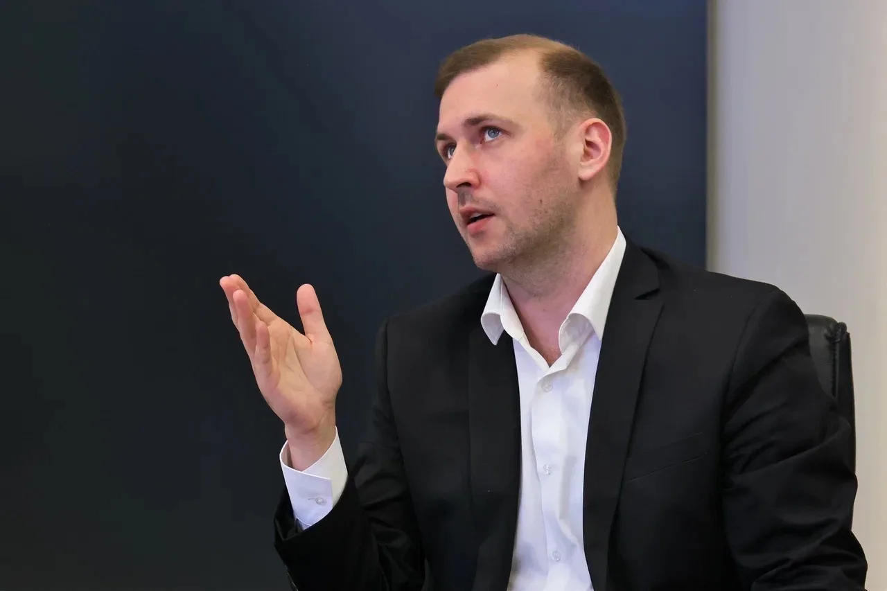 На оперативном совещании под руководством губернатора Московской области Андрея Юрьевича Воробьева с членами правительства региона и главами муниципалитетов обсудили вопрос трансформации нестационарной торговли На оперативном совещании под руководством губернатора Московской области Андрея Юрьевича Воробьева с членами правительства региона и главами муниципалитетов обсудили вопрос трансформации нестационарной торговли