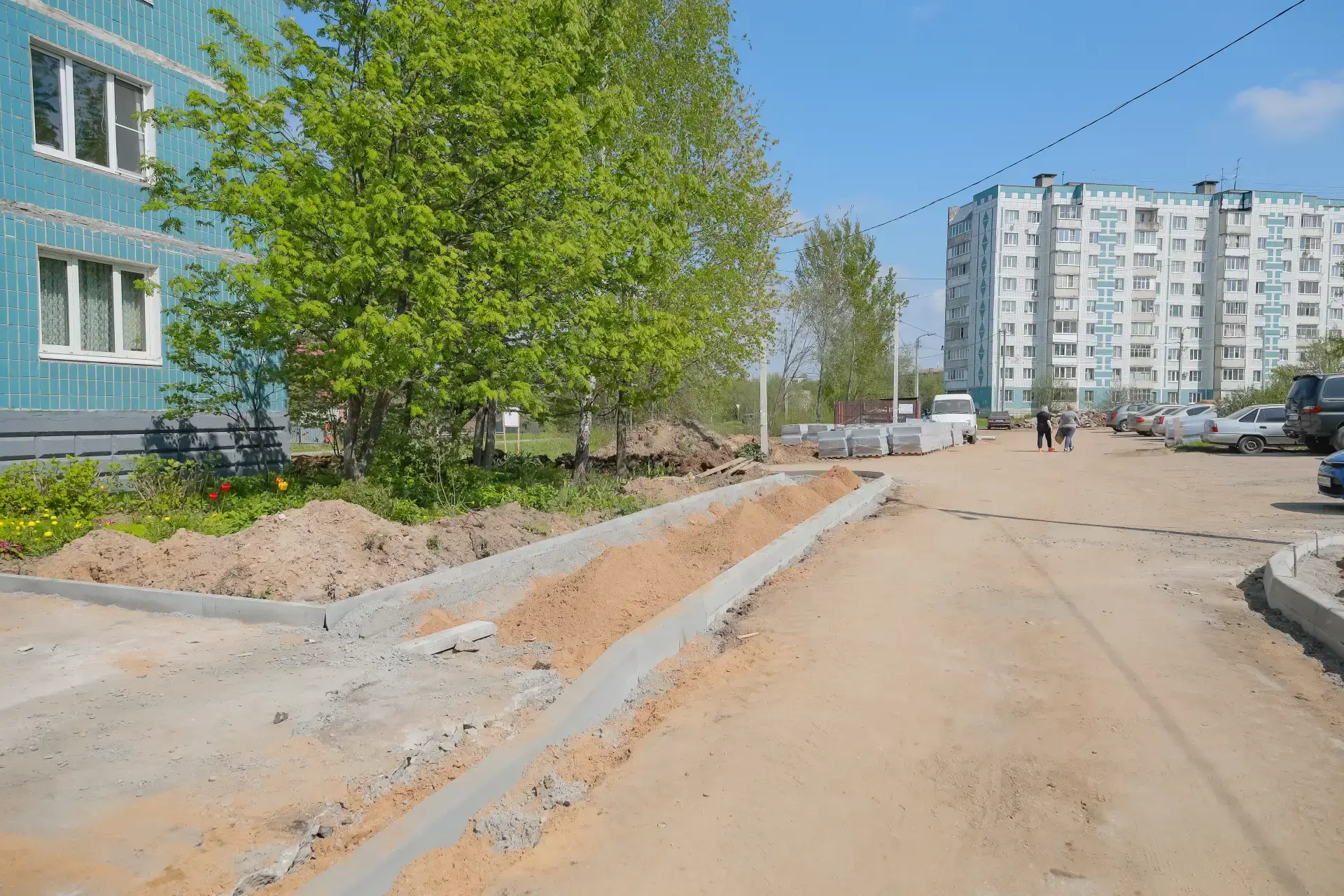 Заместитель главы Сергиево-Посадского округа Роман Сусанин проконтролировал ход работ по комплексному благоустройству дворовых территорий в Краснозаводске и Пересвете Заместитель главы Сергиево-Посадского округа Роман Сусанин проконтролировал ход работ по комплексному благоустройству дворовых территорий в Краснозаводске и Пересвете