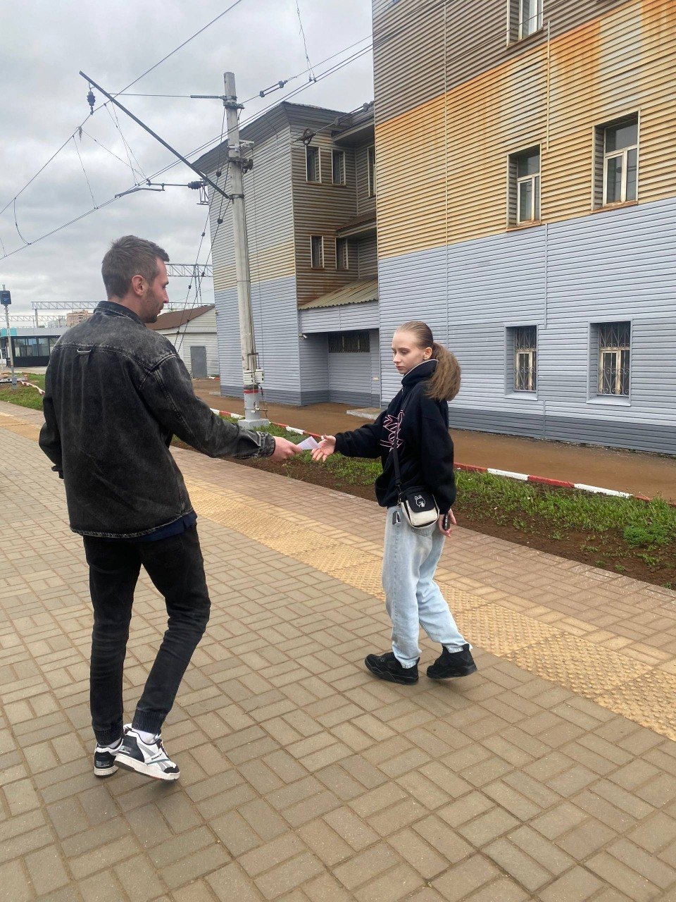 Безопасность на железной дороге: акция «Сохрани себе жизнь» на станции «Пушкино» Безопасность на железной дороге: акция «Сохрани себе жизнь» на станции «Пушкино»