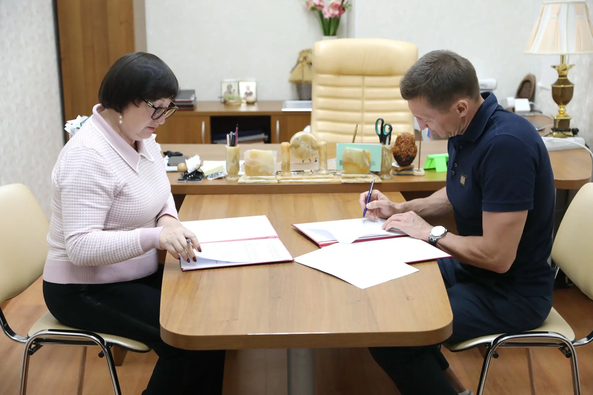 Путь к успеху: олимпийский чемпион Александр Легков посетил реабилитационный центр и школу Долгопрудного Путь к успеху: олимпийский чемпион Александр Легков посетил реабилитационный центр и школу Долгопрудного