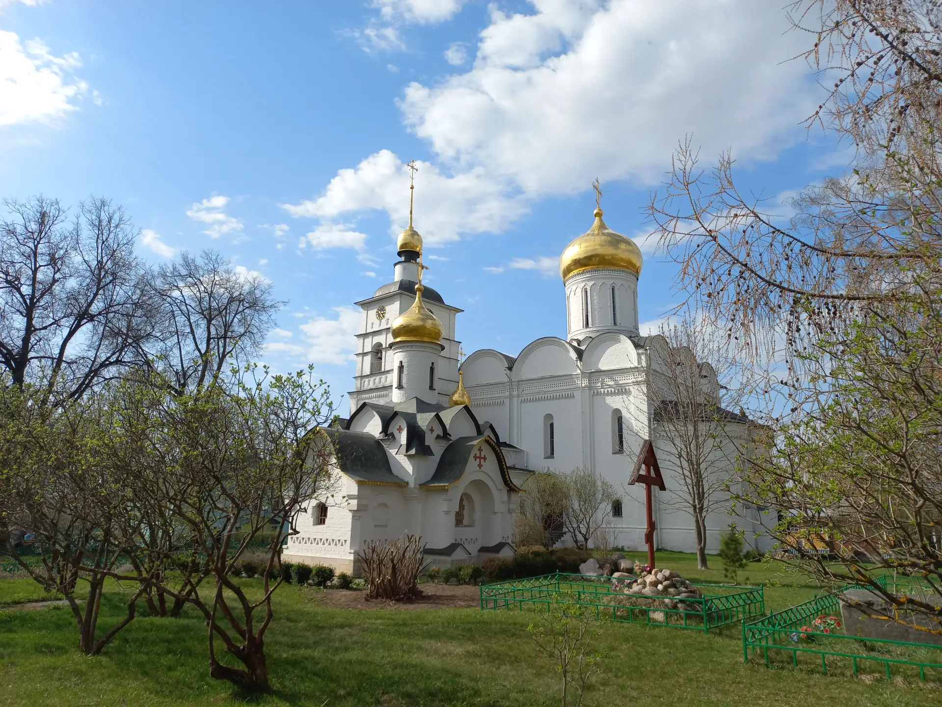 Считается, что с этого дня начинают петь соловьи