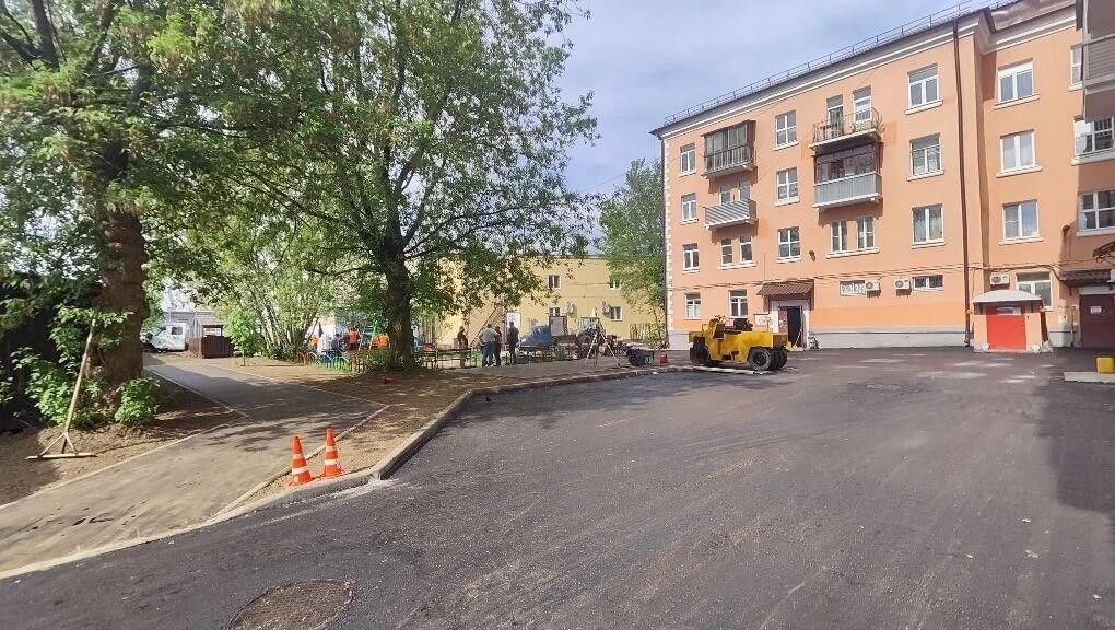 В настоящее время в Богородском округе активно продолжаются работы в рамках реализации программы комплексного благоустройства дворовых территорий В настоящее время в Богородском округе активно продолжаются работы в рамках реализации программы комплексного благоустройства дворовых территорий