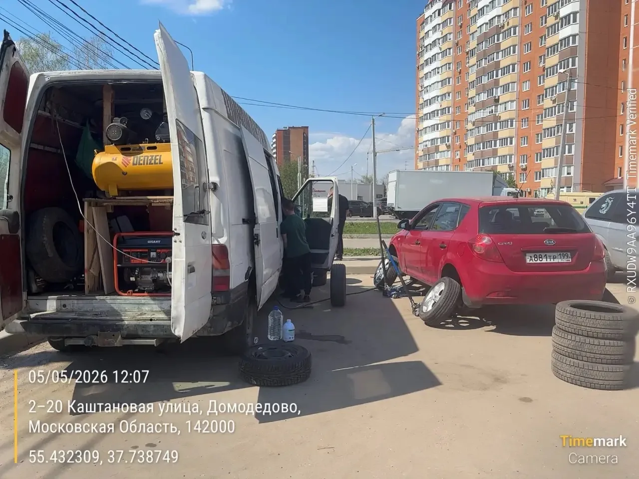 С наступлением тёплой погоды традиционно активизируется уличная торговля С наступлением тёплой погоды традиционно активизируется уличная торговля