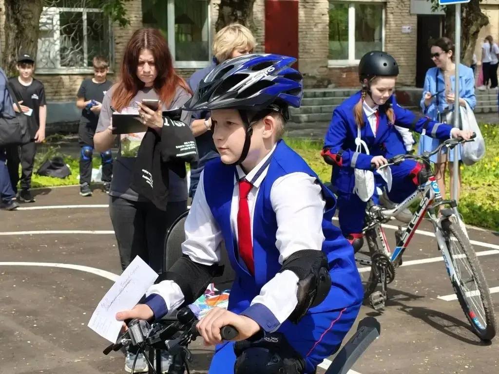 В Подмосковье продолжается серия муниципальных этапов Всероссийского конкурса среди юных инспекторов движения «Безопасное колесо» В Подмосковье продолжается серия муниципальных этапов Всероссийского конкурса среди юных инспекторов движения «Безопасное колесо»