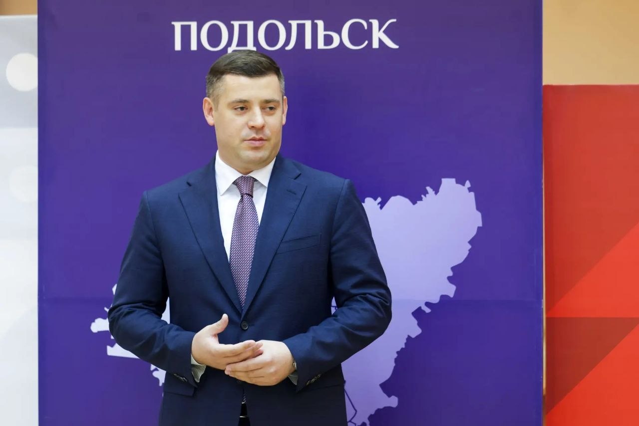 Григорий Артамонов: Вручил награды тем, кто своим трудом и неравнодушием делает Подольск сильнее, добрее, сплочённее Григорий Артамонов: Вручил награды тем, кто своим трудом и неравнодушием делает Подольск сильнее, добрее, сплочённее