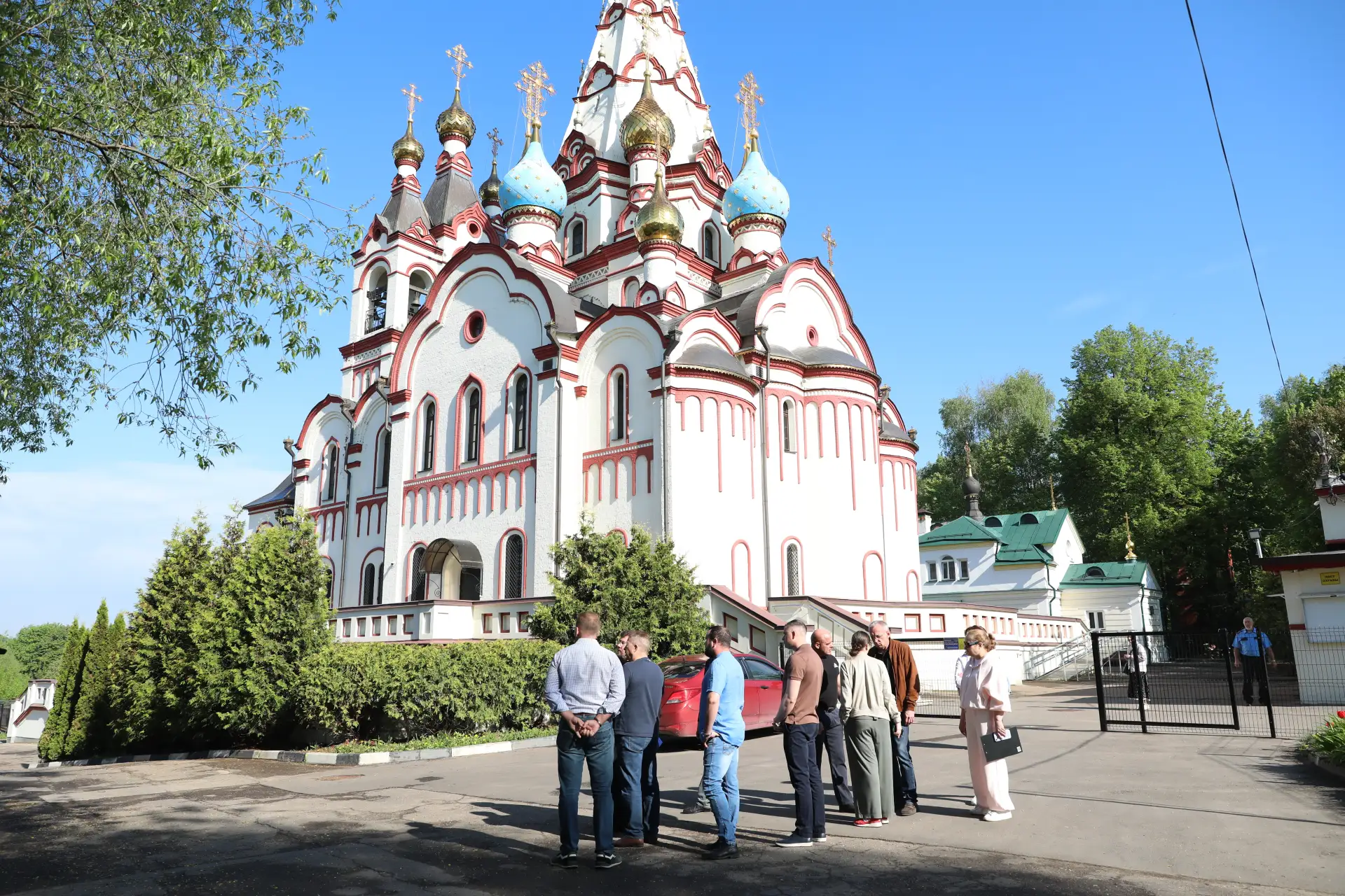 Утро началось с рабочего объезда города