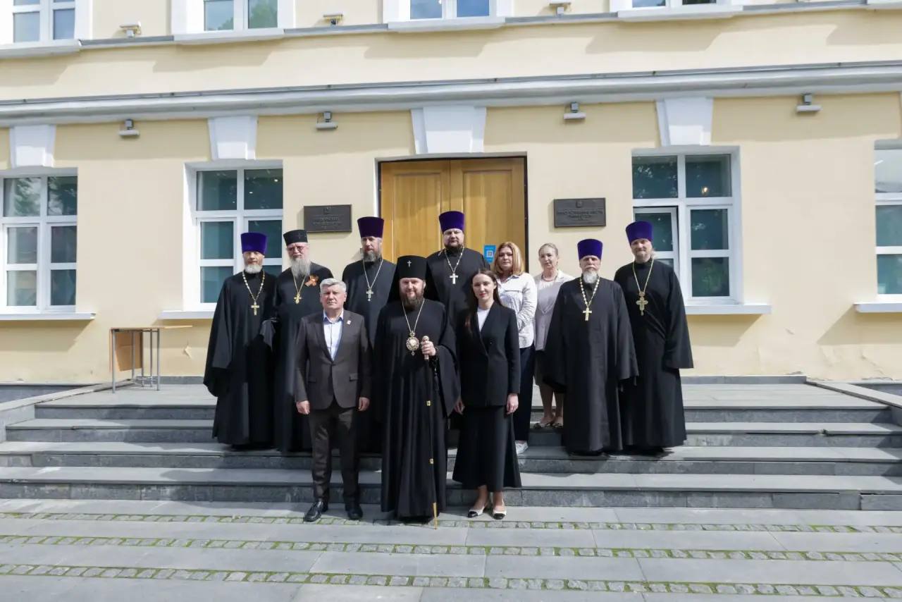 В Подольске впервые открылась уникальная выставка, на которой представили более 30 православных икон В Подольске впервые открылась уникальная выставка, на которой представили более 30 православных икон
