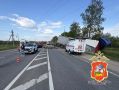 Грузовик влетел в восемь машин, стоявших на красный сигнал светофора, на трассе в Подмосковье