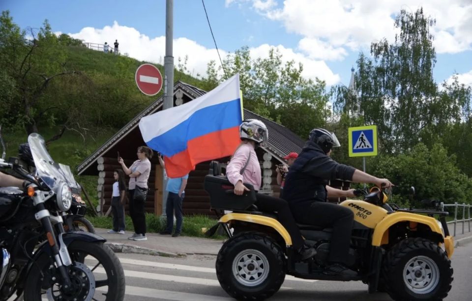 У подножия Соборной горы состоялось традиционное открытие мотосезона Серпуховским отделением Международного мотоклуба «Ночные волки МС» У подножия Соборной горы состоялось традиционное открытие мотосезона Серпуховским отделением Международного мотоклуба «Ночные волки МС»