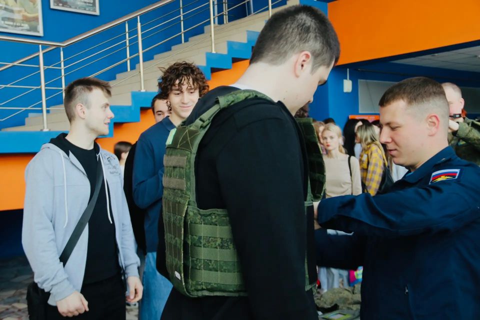 В Молодежном центре «Горизонт» состоялся традиционный День призывника, посвященный службе в рядах Вооруженных сил Российской Федерации