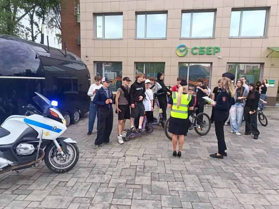 В рамках раунда «Безопасная мобильность» улицы Домодедово патрулировали совместные экипажи: автоинспекторы и сотрудники отдела полиции по делам несовершеннолетних