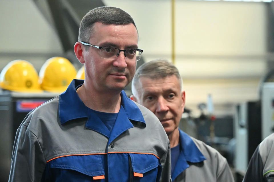 Посетил цехи 345-го механического завода в Балашихе Посетил цехи 345-го механического завода в Балашихе