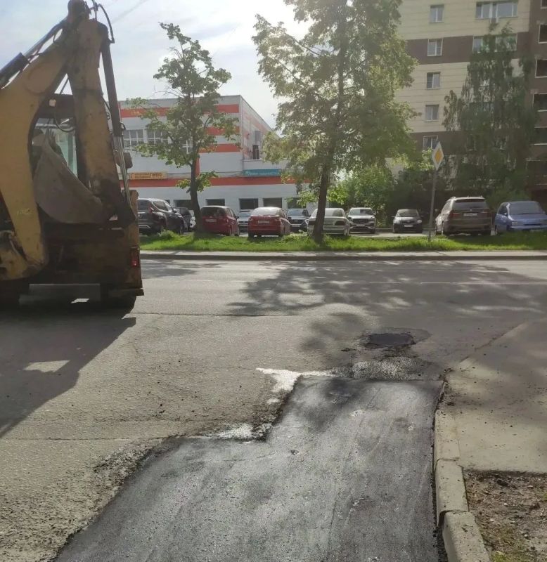 Ремонт дорог: в Долгопрудном ликвидируют ямы и укладывают новый асфальт Ремонт дорог: в Долгопрудном ликвидируют ямы и укладывают новый асфальт