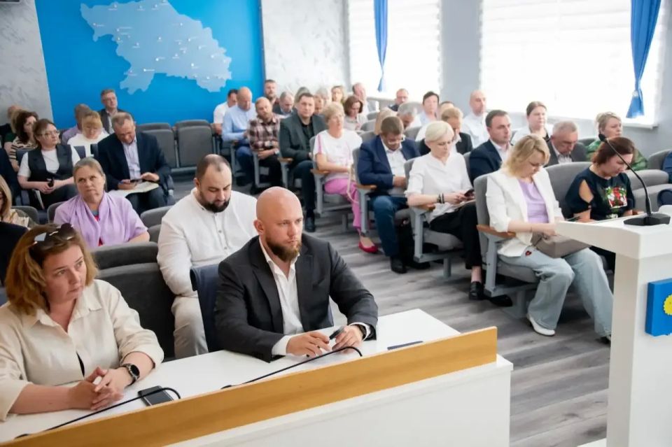 Татьяна Витушева: Вопрос содержания территорий в летний период и, в особенности, контейнерных площадок обсудили сегодня на еженедельном совещании Правительства Московской области под руководством Губернатора Андрея Воробьёва Татьяна Витушева: Вопрос содержания территорий в летний период и, в особенности, контейнерных площадок обсудили сегодня на еженедельном совещании Правительства Московской области под руководством Губернатора Андрея Воробьёва