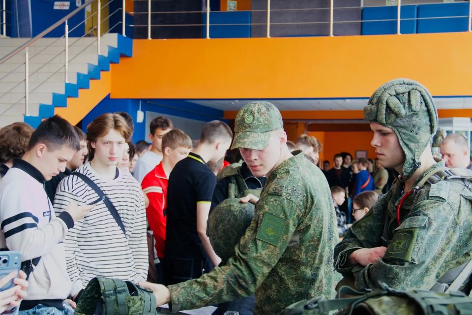 В Молодежном центре «Горизонт» состоялся традиционный День призывника, посвященный службе в рядах Вооруженных сил Российской Федерации В Молодежном центре «Горизонт» состоялся традиционный День призывника, посвященный службе в рядах Вооруженных сил Российской Федерации