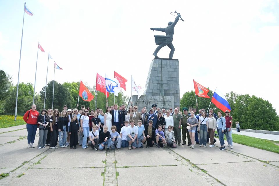 К нам в округ уже в третий раз приезжают участники СВО, их родные и волонтёры из других городов К нам в округ уже в третий раз приезжают участники СВО, их родные и волонтёры из других городов