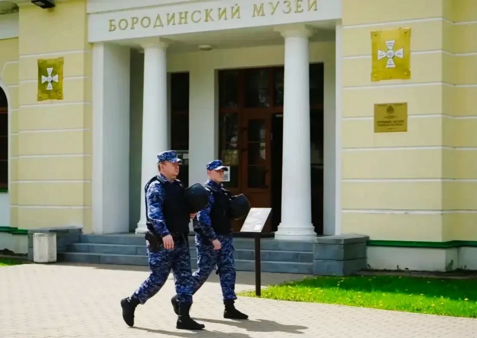 Росгвардейцы провели тактико-специальные учения на объекте культуры в Подмосковье Росгвардейцы провели тактико-специальные учения на объекте культуры в Подмосковье