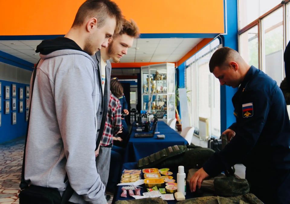 В Молодежном центре «Горизонт» состоялся традиционный День призывника, посвященный службе в рядах Вооруженных сил Российской Федерации В Молодежном центре «Горизонт» состоялся традиционный День призывника, посвященный службе в рядах Вооруженных сил Российской Федерации