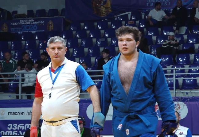 Самбист из Королёва завоевал золотую медаль на чемпионате Европы