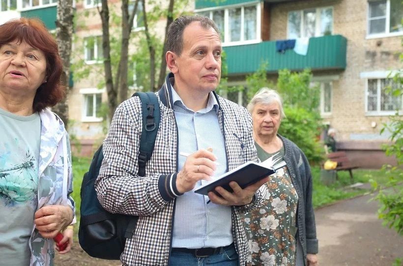 На улице Вертлинской в Солнечногорске устранят борщевик и проведут ямочный ремонт На улице Вертлинской в Солнечногорске устранят борщевик и проведут ямочный ремонт