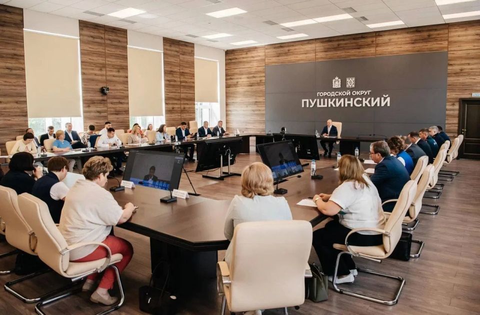 Максим Красноцветов: Сегодня под председательством Андрея Воробьёва прошло еженедельное совещание Максим Красноцветов: Сегодня под председательством Андрея Воробьёва прошло еженедельное совещание