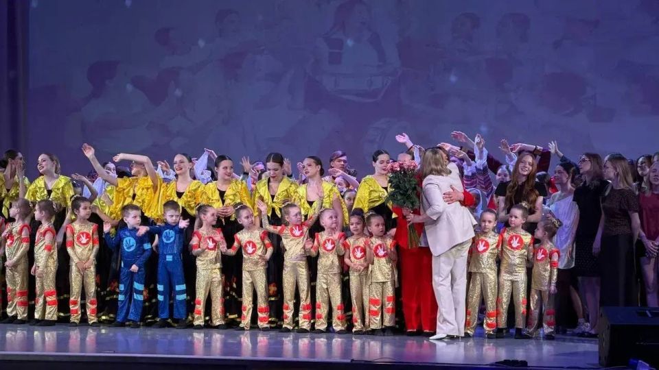 В ДК «Металлург» состоялся выпускной класс-концерт хореографической студии «Грёзы» В ДК «Металлург» состоялся выпускной класс-концерт хореографической студии «Грёзы»