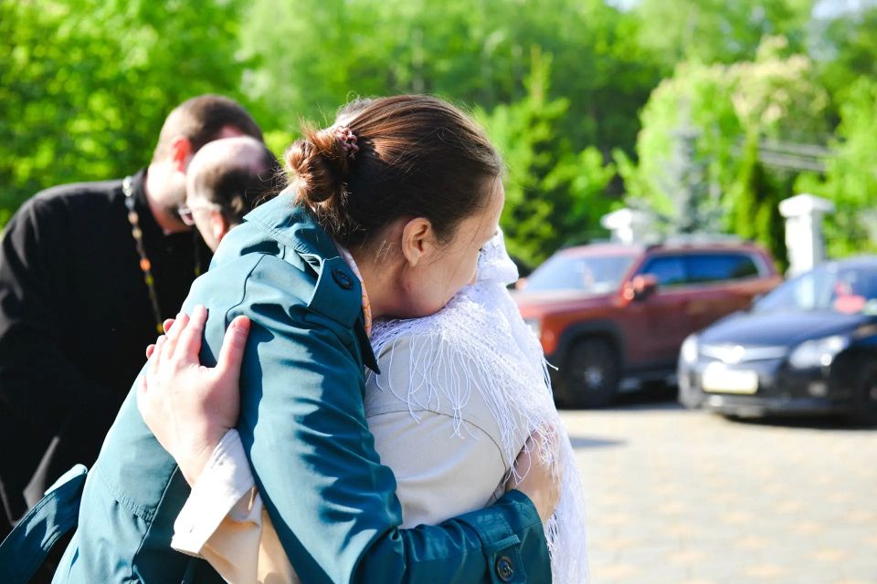 Семьи бойцов СВО из Химок посетили Свято-Троицкую Сергиеву лавру