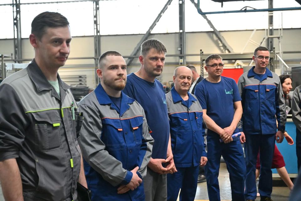 Посетил цехи 345-го механического завода в Балашихе Посетил цехи 345-го механического завода в Балашихе