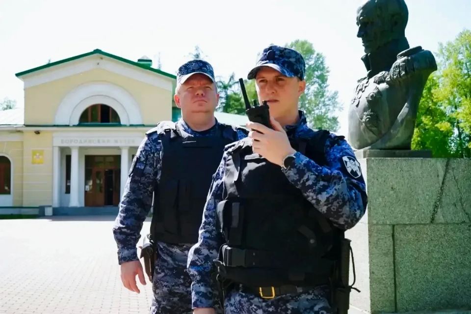 Росгвардейцы провели тактико-специальные учения на объекте культуры в Подмосковье Росгвардейцы провели тактико-специальные учения на объекте культуры в Подмосковье
