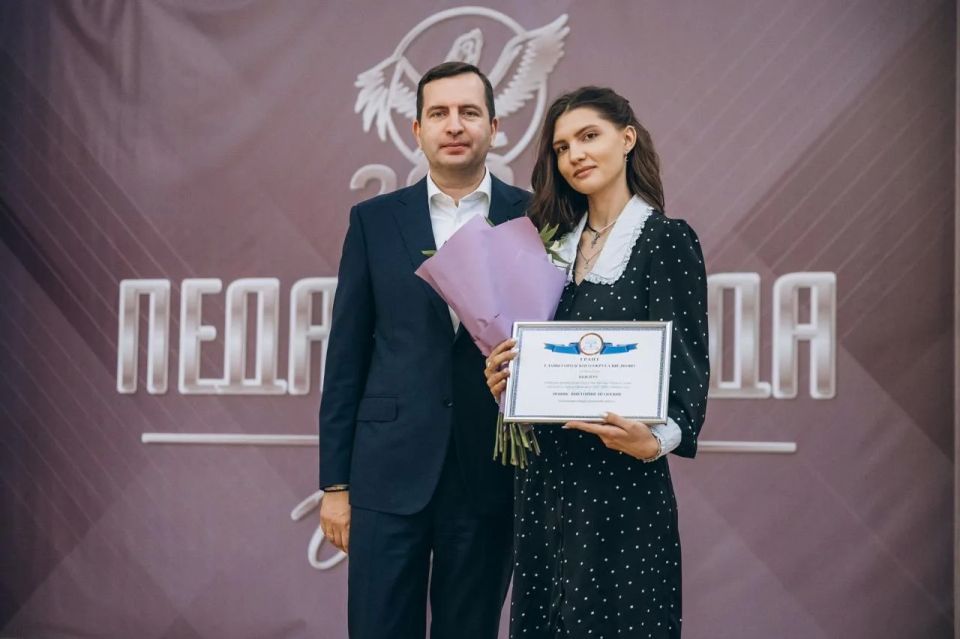 Андрей Булгаков: «Педагог года» - одно из самых тёплых и душевных мероприятий Андрей Булгаков: «Педагог года» - одно из самых тёплых и душевных мероприятий