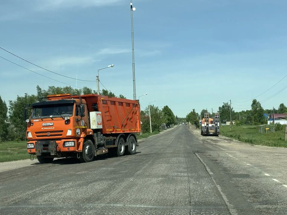 В Городском округе Коломна начался ремонт участка региональной дороги «Егорьевск – М-5 «Урал» - Старое Бобренево»: подрядчик приводит в порядок улицу Николая Птицына в селе Нижнее Хорошово, от Шоссейной улицы до развязки с... В Городском округе Коломна начался ремонт участка региональной дороги «Егорьевск – М-5 «Урал» - Старое Бобренево»: подрядчик приводит в порядок улицу Николая Птицына в селе Нижнее Хорошово, от Шоссейной улицы до развязки с...