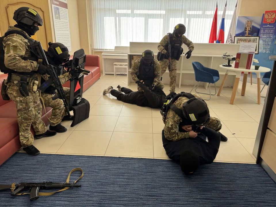 В Красногорске прошли масштабные антитеррористические учения В Красногорске прошли масштабные антитеррористические учения